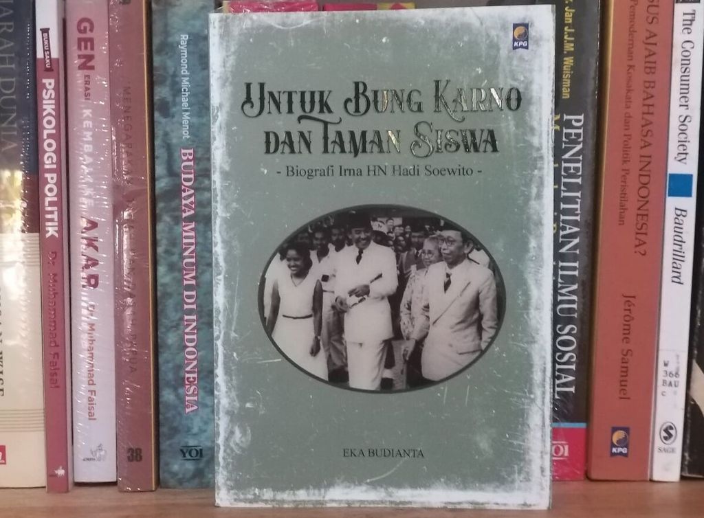 Sampul buku Untuk Bung Karno dan Taman Siswa (KPG, 2022)