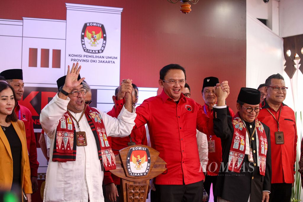 Bakal calon dan wakil calon gubernur DKI Jakarta, Pramono Anung dan Rano Karno, setelah mendaftarkan diri untuk Pilkada DKI Jakarta 2024 di KPU DKI Jakarta, Rabu (28/8/2024).