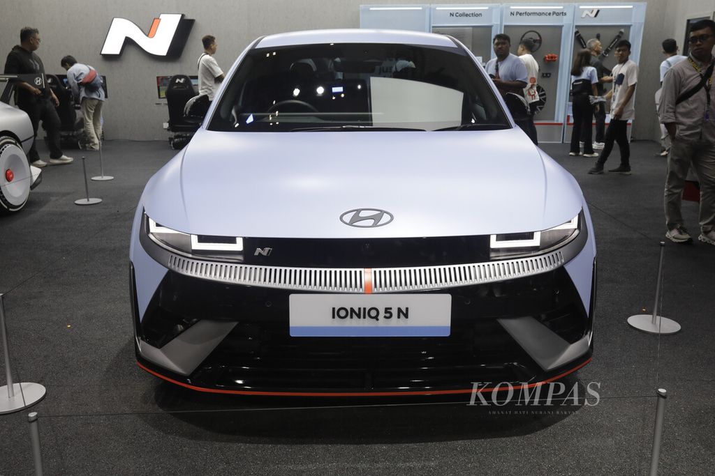 Hyundai Ioniq 5 N saat peluncuran di GIIAS 2024 di ICE BSD, Kabupaten Tangerang, Banten, Rabu (17/7/2024).