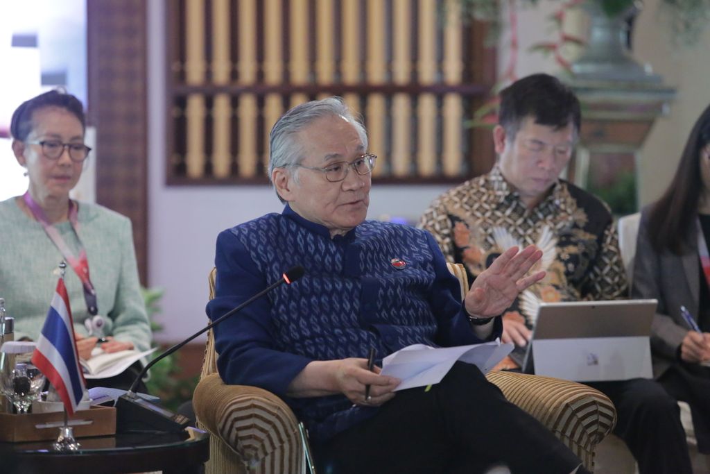Menteri Luar Negeri Thailand Don Pramudwinai memaparkan pandangan negaranya dalam forum lanjutan ASEAN Ministerial Meeting, Rabu (12/7/2023), di Jakarta. Isu Myanmar merupakan salah satu bahasan dari forum itu.