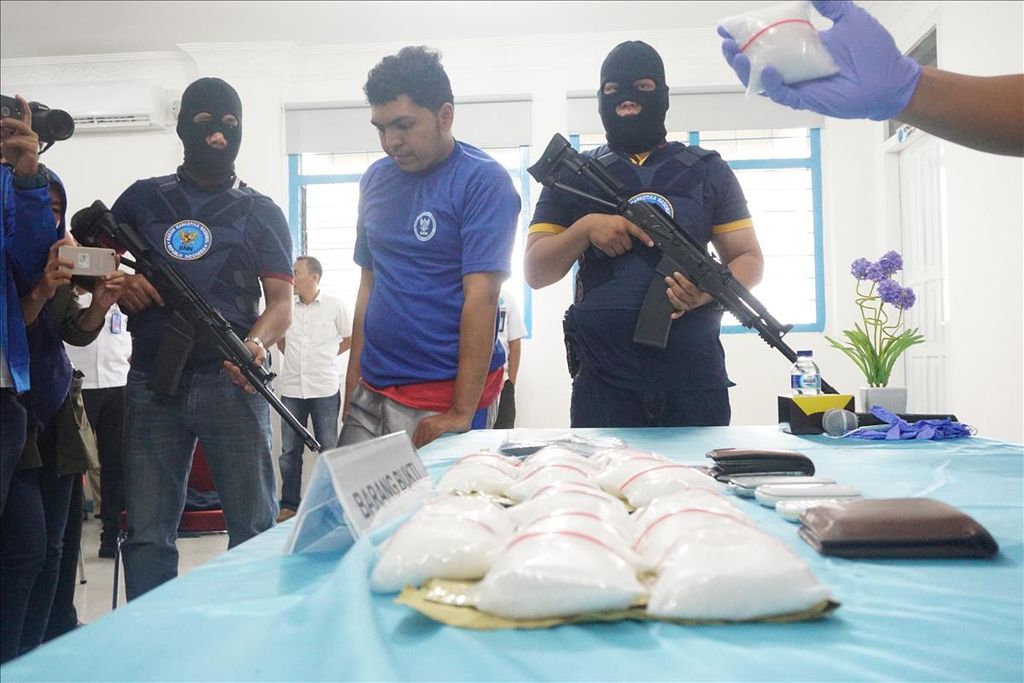 Evidence of methamphetamine confiscated by the Lampung Province National Narcotics Agency in 2018.