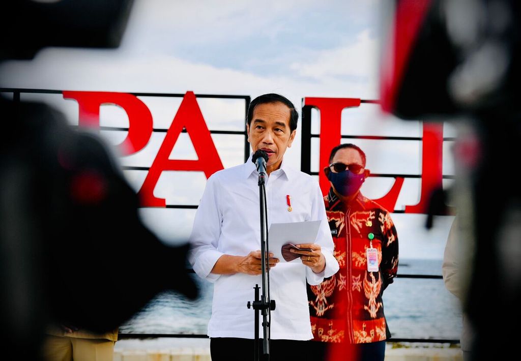 Presiden Joko Widodo meresmikan penataan kawasan Kota Kupang dalam kunjungan kerjanya ke Provinsi Nusa Tenggara Timur (NTT), Kamis (24/3/2022).