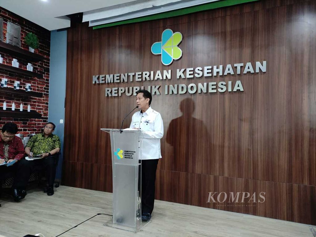 Menteri Kesehatan Budi Gunadi Sadikin menyampaikan keterangan pers terkait kesiapsiagaan sektor kesehatan menghadapi masa libur Natal 2023 dan Tahun Baru 2024 di Jakarta, Jumat (22/12/2023).