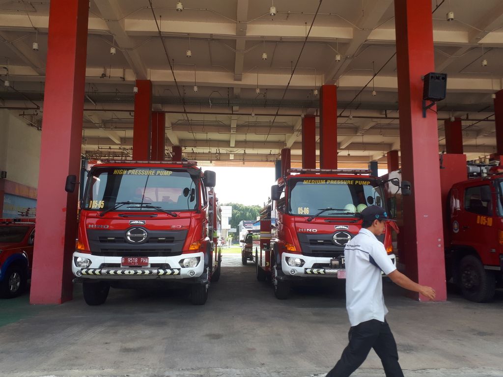 Unit mobil operasional pemadam kebakaran di Kantor Dinas Penanggulangan Kebakaran dan Penyelamatan Provinsi DKI Jakarta, Senin (14/11/2022).