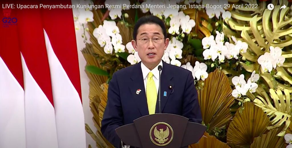Perdana Menteri Jepang Fumio Kishida dalam pernyataan pers seusai pertemuan bilateral dengan Presiden Joko Widodo yang berlangsung di Istana Kepresidenan Bogor, Jawa Barat, Jumat (29/4/2022). 
