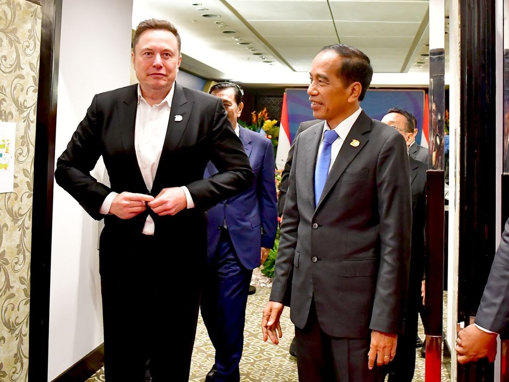 Presiden Joko Widodo bertemu dengan CEO X, SpaceX, dan Tesla Elon Musk di sela-sela Konferensi Tingkat Tinggi Ke-10 World Water Forum di Bali, Senin (20/5/2024).