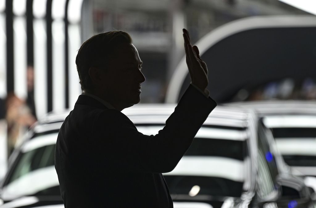 Bos Tesla, Elon Musk, hadir pada pembukaan pabrik perakitan Tesla di Gruenheide, Jerman, Selasa (22/3/2022). 