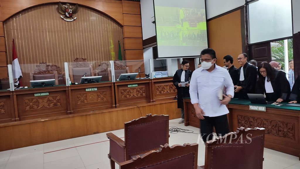 Terdakwa Ferdy Sambo seusai pembacaan tanggapan terhadap nota pembelaan di Pengadilan Negeri Jakarta Selatan, Jumat (27/1/2023). 