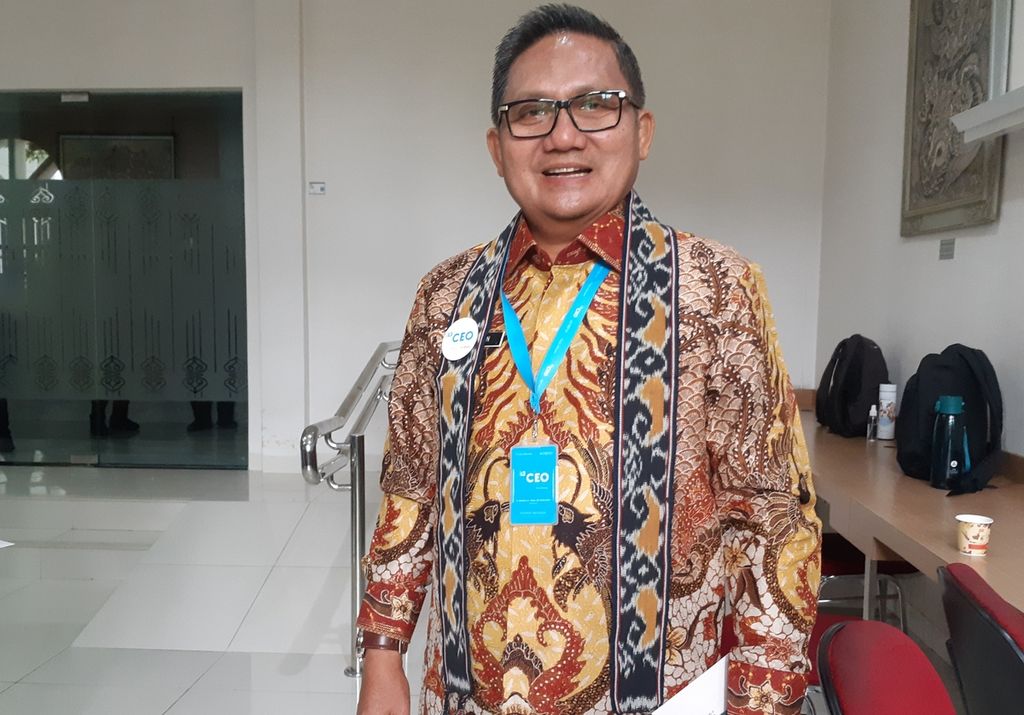 Wali Kota Gorontalo Marten A Taha saat menghadiri Kompas100 CEO Forum Ke-13 Powered by East Ventures di Istana Negara, Jakarta, yang dihadiri Presiden Joko Widodo, Jumat (2/12/2022).