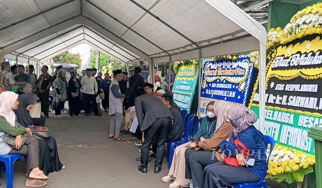 Suasana di rumah almarhum Sarwani, Wakil Rektor II Universitas Pamulang, di Kompleks Batan Indah, Kademangan Setu, Tangerang Selatan, Kamis (25/7/2024).