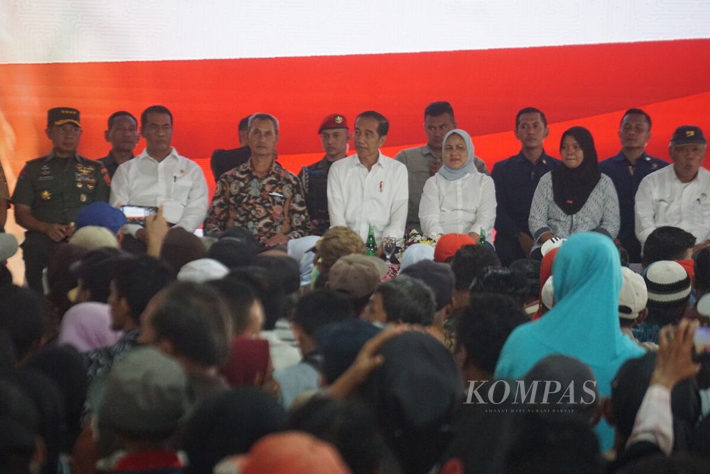 Presiden Joko Widodo berkunjung ke Purwokerto, Kabupaten Banyumas, Jawa Tengah, Selasa (2/1/2024).
