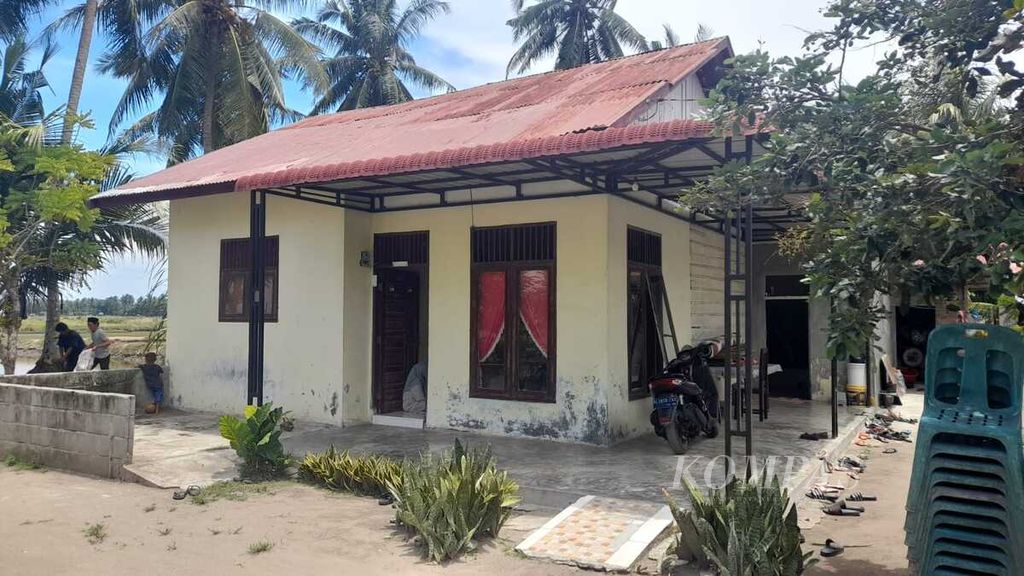 Suasana rumah almarhum Imam Masykur (25), warga Desa Mon Keulayu, Kecamatan Gandapura, Kabupaten Bireuen, Aceh, Minggu (27/8/2023). Imam meninggal karena penyiksaan.