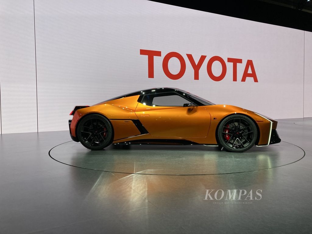 Mobil konsep Toyota FT-Se yang diperkenalkan pada hari pertama pameran Japan Mobility Show 2023 di Tokyo Big Sight, Tokyo, Jepang, hari Rabu (25/10/2023).
