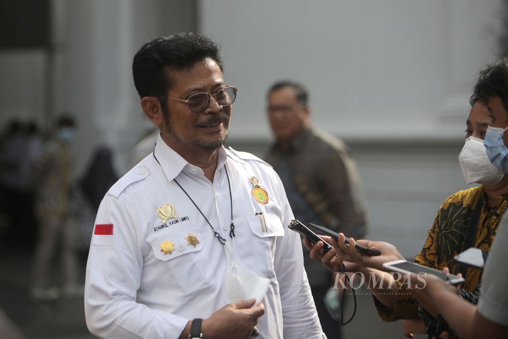 Menteri Pertanian Syahrul Yasin Limpo seusai rapat membahas harga dan ketersediaan pangan, khususnya beras bersama Presiden Joko Widodo di Istana Presiden, Jakarta, Senin (31/10/2022). 