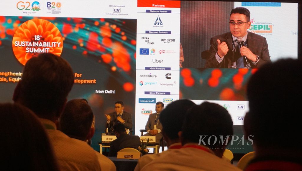 Senior Vice President Riset dan Inovasi Teknologi PT Pertamina (Persero) Oki Muraza berbicara di forum dialog Sustainability Summit ke-18 dalam rangkaian B20 di New Delhi, India, Selasa (22/8/2023) sore.