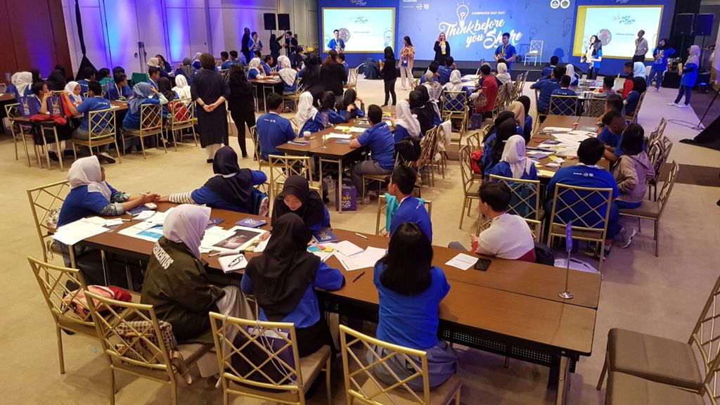 Kegiatan literasi digital digelar Facebook dan Yayasan Cinta Anak Bangsa di Jakarta, akhir Juni 2019. Generasi muda diperkenalkan pada media sosial dan bagaimana memahami informasi secara lebih kritis.
