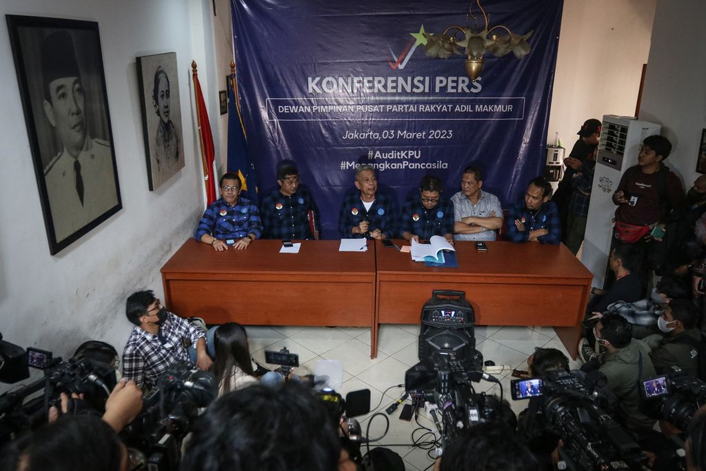 Suasana konferensi pers Partai Rakyat Adil Makmur (Prima) terkait gugatannya yang dikabulkan majelis hakim Pengadilan Negeri Jakarta Pusat di Kantor DPP Prima, Jakarta, Jumat (3/3/2023). 