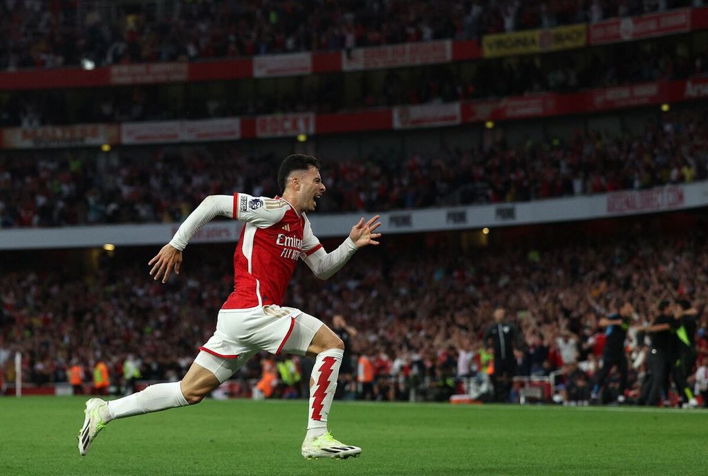 Penyerang Arsenal Gabriel Martinelli merayakan gol yang dicetaknya ke gawang Manchester City pada laga Liga Inggris di Stadion Emirates, London, Senin (9/10/2023) dini hari WIB. Arsenal menang 1-0. 