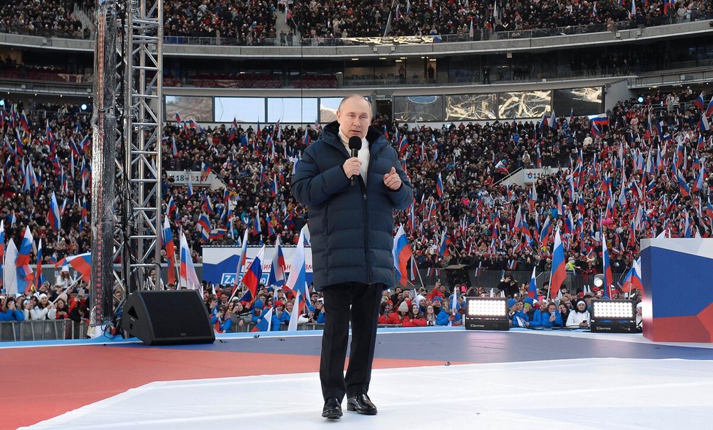Presiden Rusia Vladimir Putin di Moskwa berpidato dalam peringatan delapan tahun referendum status Crimea dan Sevastopol sekaligus menjadi momentum kembalinya wilayah itu dari Ukraina ke Rusia, Jumat (18/3/2022). 