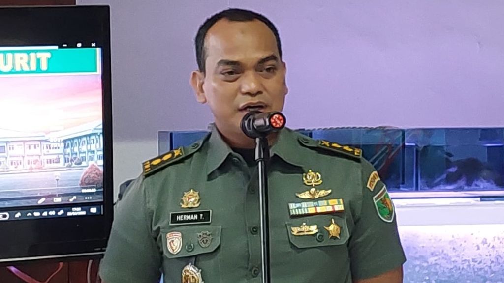 Kepala Penerangan Komando Daerah Militer XVII/Cenderawasih Letnan Kolonel Inf Herman Taryaman