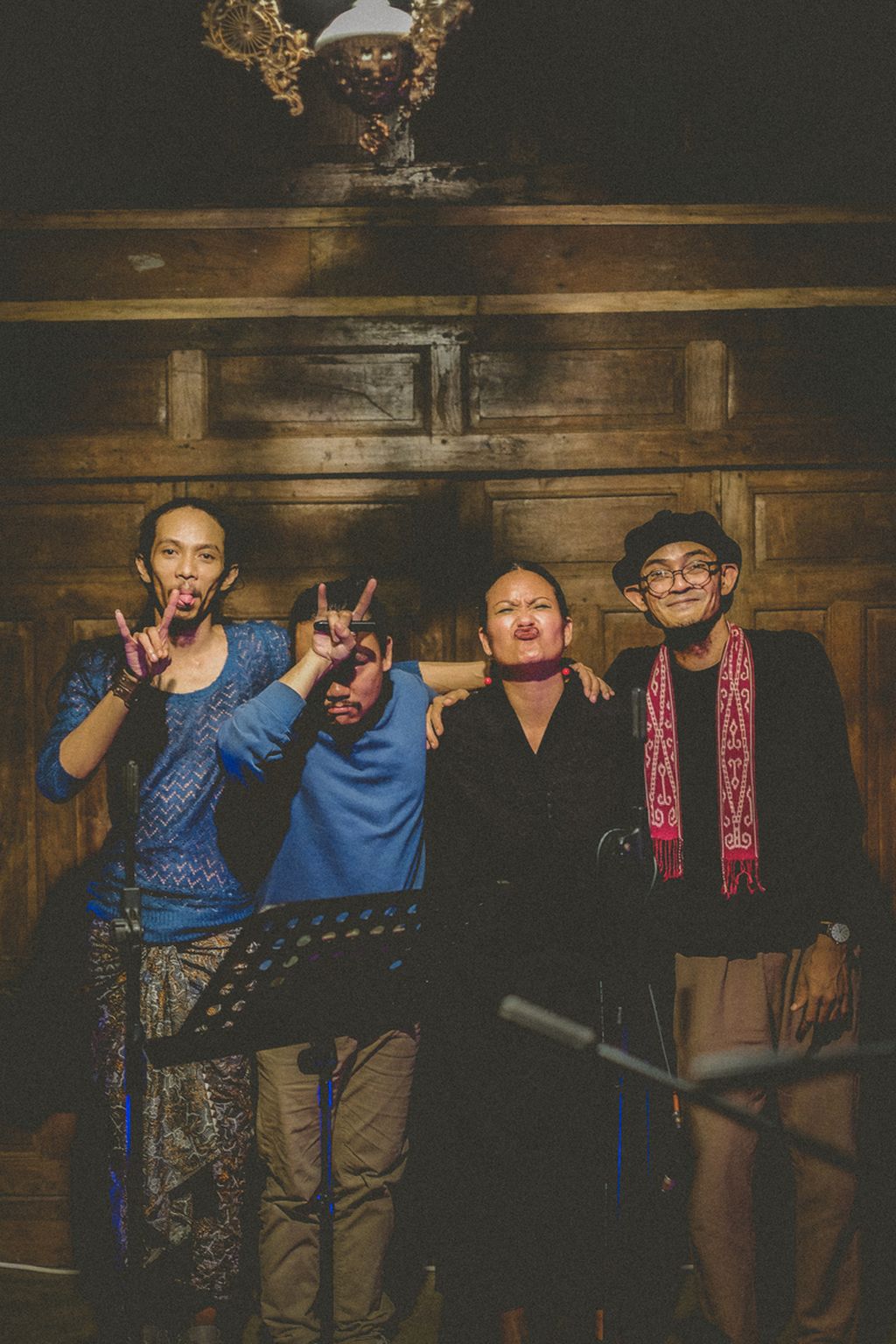 San.gita dari Kota Salatiga beranggotakan Sunu (bas), Michael (drum), Bonita (vokal utama), dan Adoi (gitar),