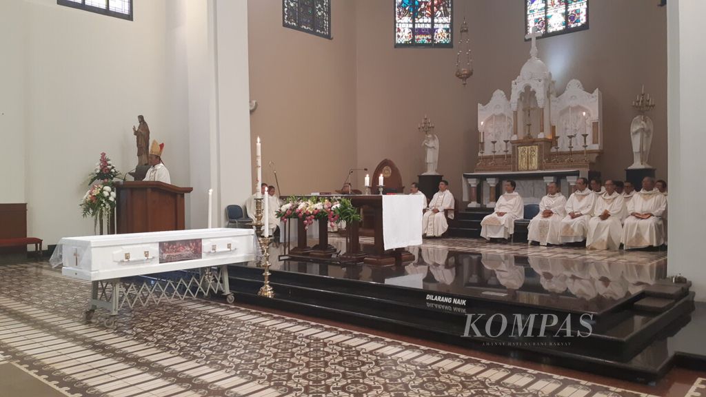 Khotbah misa rekuiem Uskup Padang Monsinyur Martinus Dogma Situmorang OFMCap