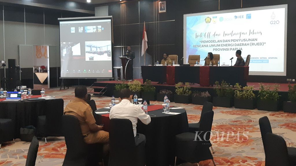 Bimbingan teknis penyusunan dokumen Rencana Umum Energi Daerah Provinsi Papua di Kota Jayapura pada Selasa (27/9/2022).