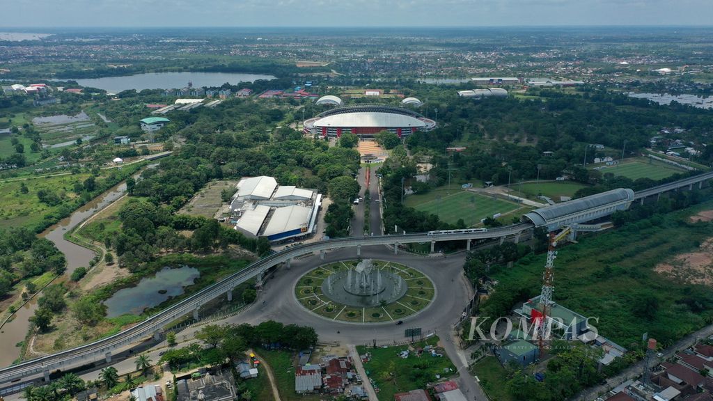 Foto udara kawasan Stadion Gelora Sriwijaya Jakabaring (GSJ) di Palembang, Sumatera Selatan, Kamis (23/3/2023). Sejak Oktober 2022 delegasi FIFA sudah empat kali meninjau stadion yang akan dijadikan salah satu tempat penyelenggaraan Piala Dunia U-20 tersebut. Inspeksi terakhir tersebut menentukan terpilihnya stadion ini menjadi salah satu tempat penyelenggaraan. 