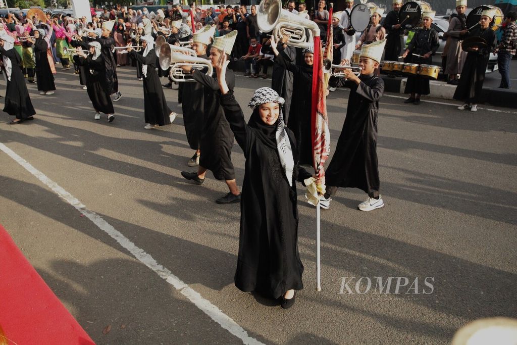 Penampilan marching band Gita Handayani dalam acara Aceh Festival Ramadhan 2024.