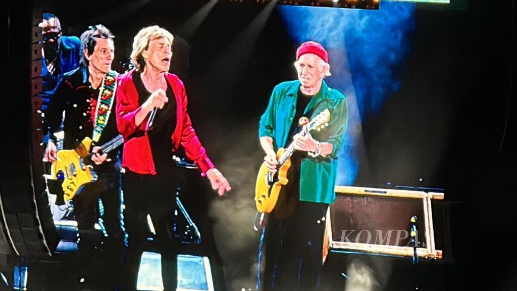 The atmosphere of the Stones Tour '24 concert, Hackney Diamonds, at the State Farm Stadium, Gila River Casionos Club West Gate, in Phoenix, USA, on Tuesday (7/5/2024) at 9:15 pm local time,