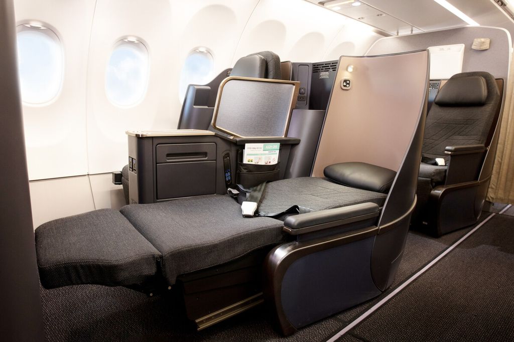 Kursi di <i>prestige class </i>pada pesawat Airbus A321neo yang tengah dipesan maskapai Korean Air. Kursi ini dapat direbahkan hingga rata sehingga menjamin kenyamanan penumpang pada penerbangan jarak menengah.
