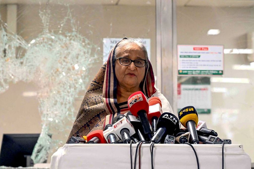 Perdana Menteri Bangladesh Sheikh Hasina saat berpidato di Dhaka, Bangladesh, 25 Juli 2024.