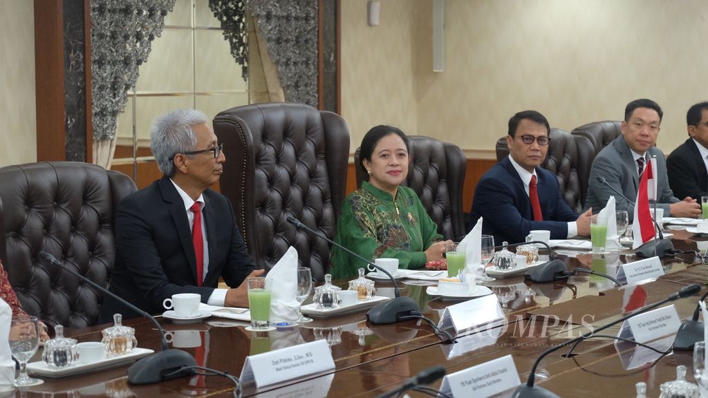 Ketua DPR RI Puan Maharani melakukan pertemuan bilateral dengan Ketua Dewan Rakyat Malaysia Dato Johari Bin Abdul di Kuala Lumpur, Senin (2/10/2023). 