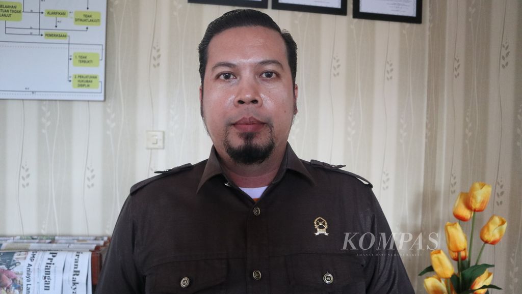 Indra Muharam dari Humas PN Ciamis saat diwawancarai di Kabupaten Ciamis, Jawa Barat, Selasa (14/2/2023). 