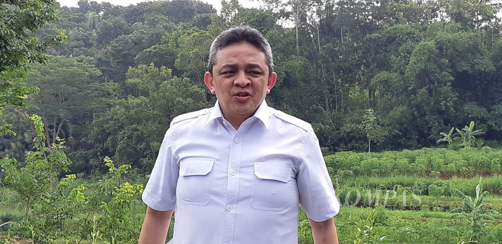 Director General of Fiscal Balance at the Ministry of Finance, Luky Alfirman, was in Nglanggeran Village, Patuk District, Gunungkidul Regency, Special Region of Yogyakarta on Thursday (May 2, 2024).