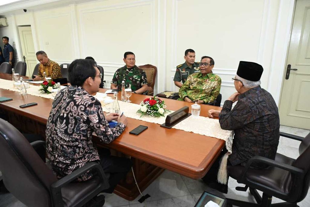 Panglima TNI Laksamana Yudo Margono melaporkan kondisi keamanan Papua terkini kepada Wakil Presiden Ma'ruf Amin di Istana Wapres di Jakarta, Selasa (4/7/2023).