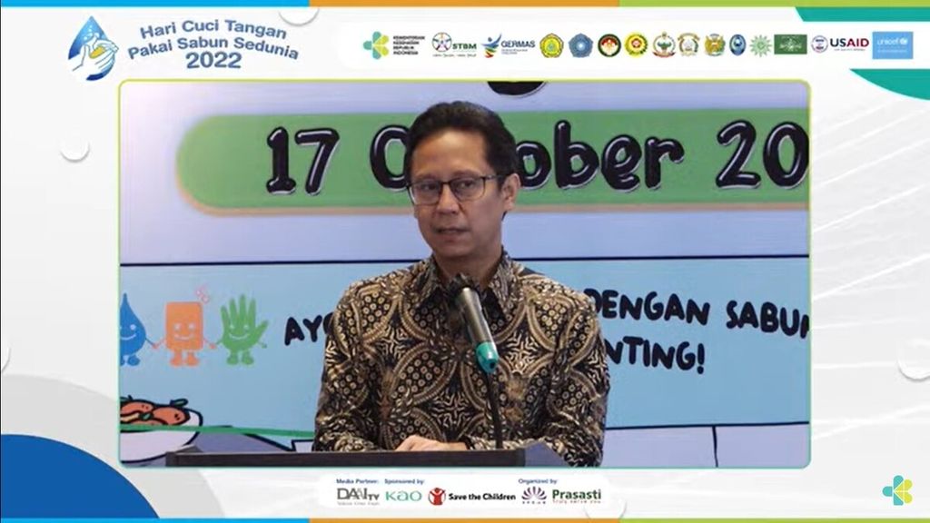 Budi Gunadi Sadikin saat memberikan sambutan dalam Hari Cuci Tangan Pakai Sabun Sedunia 2022 yang diselenggarakan secara daring dan luring di Jakarta pada Senin (17/10/2022).
