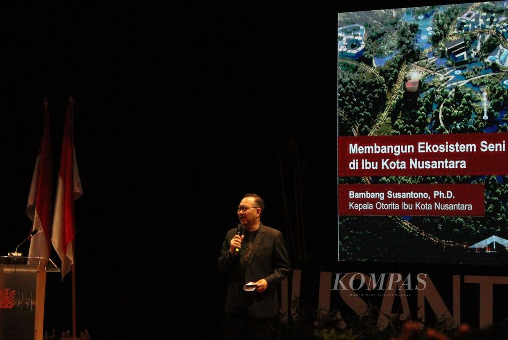 Kepala Otorita Ibu Kota Nusantara (IKN) Bambang Susantono menghadiri diskusi publik Membangun Ekosistem Seni dan Budaya di IKN, di Teater Kecil, Taman Ismail Marzuki, Jakarta, Kamis (3/8/2023). 