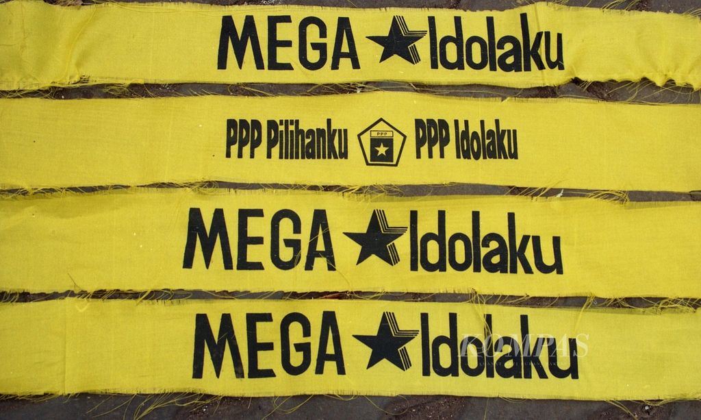 Suasana saat kampanye PPP di Jakarta, Rabu (14/5/1997). Atribut Mega-Bintang yang diwujudkan dengan ikat kepala bertuliskan Mega Idolaku. 