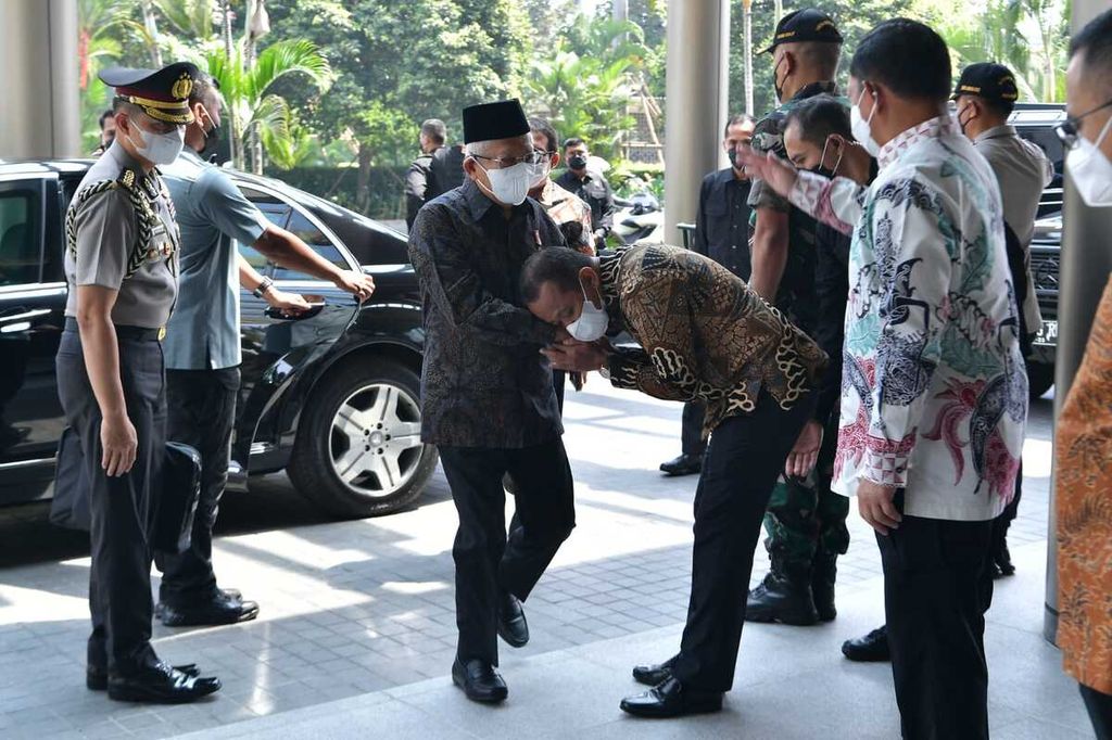 Wakil Presiden Ma’ruf Amin saat membuka secara resmi Anugerah Layanan Investasi Tahun 2022 yang diselenggarakan di Grand Ballroom Hotel Fairmont, Jakarta Pusat, Rabu (12/10/2022).