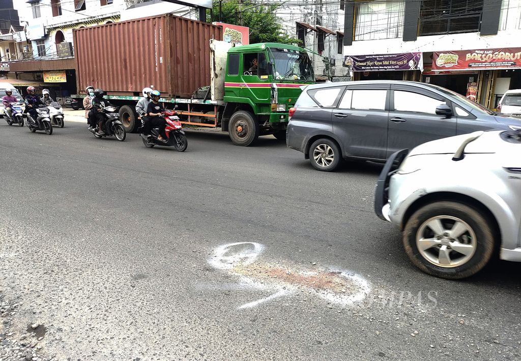 Lokasi tewasnya Pobri Milian (69) akibat dilindas truk tangki beroda enam di Jalan MP Mangkunegara, Palembang, Senin (20/5/2024) sekitar pukul 10.00. 