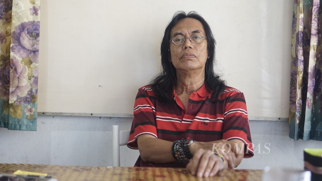 Roedy Haryo Widjono dipotret di ruang kerjanya di Kota Samarinda, Kalimantan Timur, Sabtu (11/3/2023).