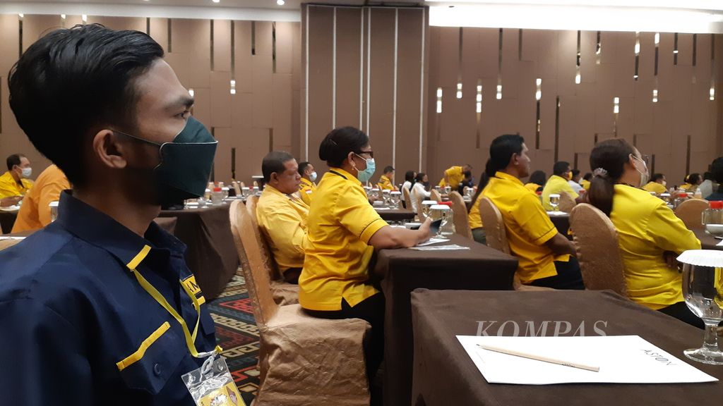 Suasana konsolidasi Partai Golkar lewat acara bertajuk "Temu Akbar Milenial dan Perempuan" yang digelar Dewan Pimpinan Daerah I Partai Golkar Nusa Tenggara Timur di Kota Kupang pada Jumat (4/2/2022). Konsolidasi politik ini menuju pemilu 2024.
