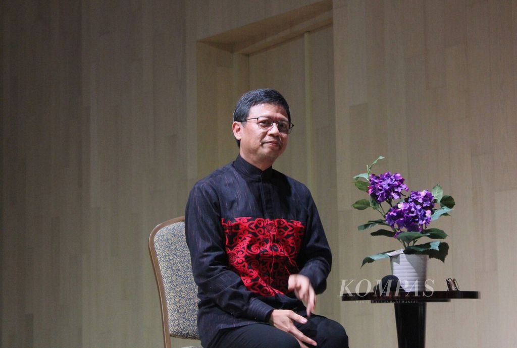 Pendiri dan Direktur Musik Batavia Madrigal Singers (BMS) Avip Priatna di Balai Resital Kertanegara, Jakarta, Selasa (7/6/2022).