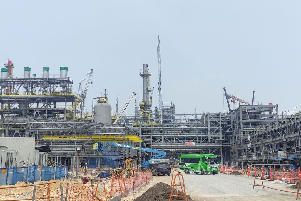 Suasana pembangunan di smelter baru PT Freeport Indonesia di Manyar, Kabupaten Gresik, Jawa Timur, Kamis (14/12/2023). 