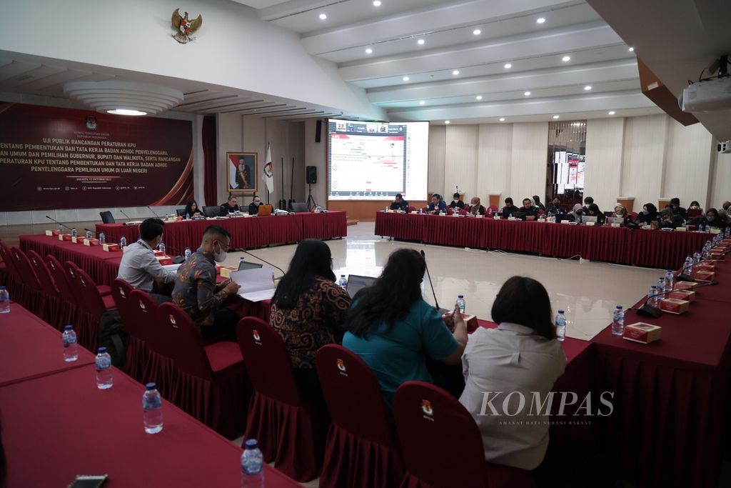 Suasana uji publik rancangan peraturan Komisi Pemilihan Umum (KPU) di Jakarta, Rabu (12/10/2022). 