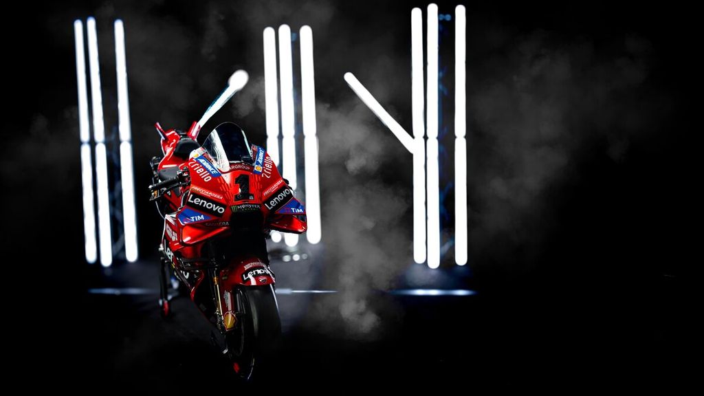 Motor Ducati Desmosedici GP24 yang akan dipacu oleh Francesco Bagnaia dalam persaingan juara MotoGP 2024 resmi diluncurkan pada Senin (22/1/2024).