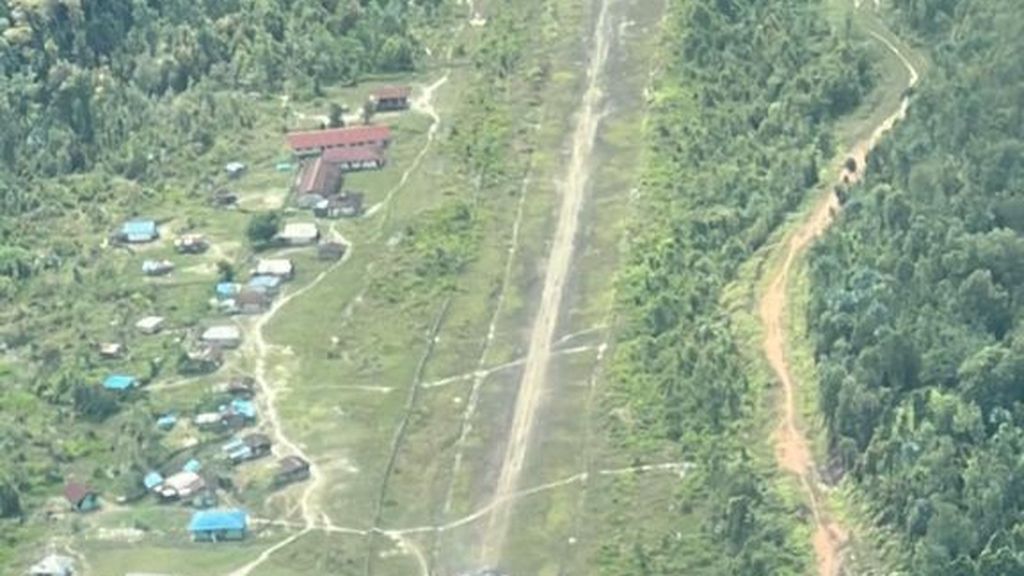 Kondisi Lapangan Terbang Paro di Kabupaten Nduga, Papua Pegunungan. Pada Selasa (7/2/2023), salah satu pesawat Susi Air dibakar Kelompok Kriminal Bersenjata Papua. 