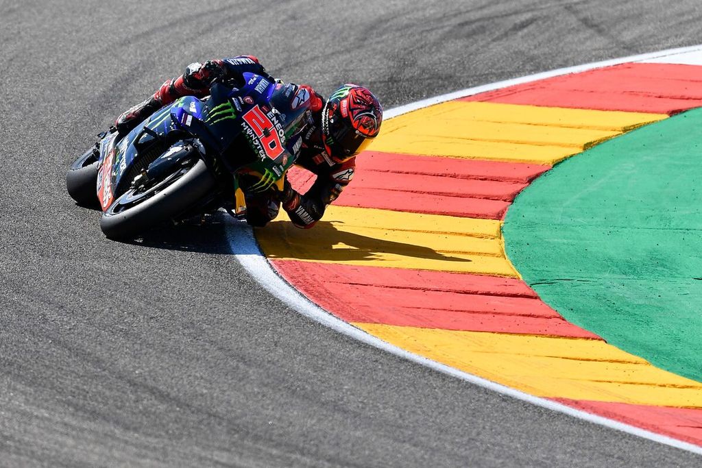 Pebalap tim Yamaha Fabio Quartararo memacu motornya pada sesi latihan bebas keempat MotoGP seri Aragon di Sirkuit Alcaniz, Aragon, Spanyol, Sabtu (17/9/2022).