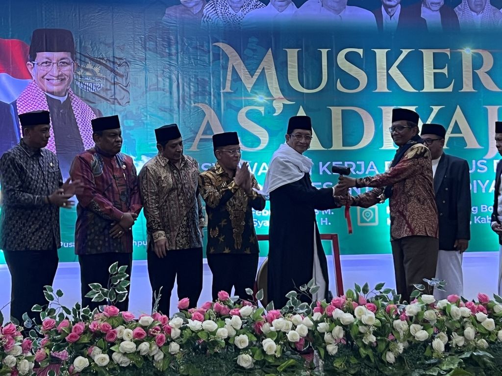 Menko Polhukam Mahfud MD membuka Musyawarah Kerja Pondok Pesantren As’adiyah Sengkang, Sabtu (25/2/2023). Musyawarah digelar di Pondok Pesantren Al Ikhlas, Bone, Sulawesi Selatan.